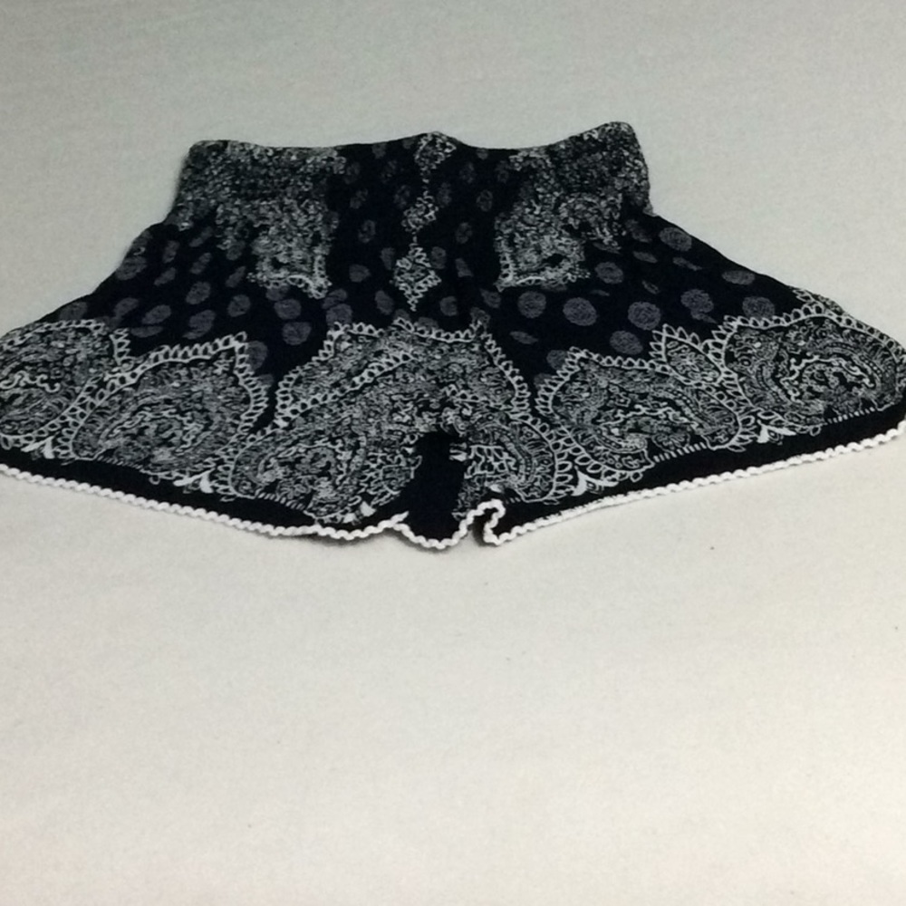 Alter’d state  high waist shorts size small - Picture 5 of 5
